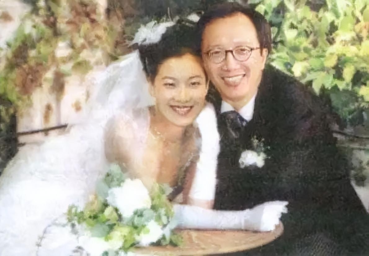 梁锦松一年收入多少亿,梁锦松为香港狂赚3万亿