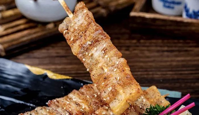 上海探店好吃不贵,探店上海和平饭店一桌子菜