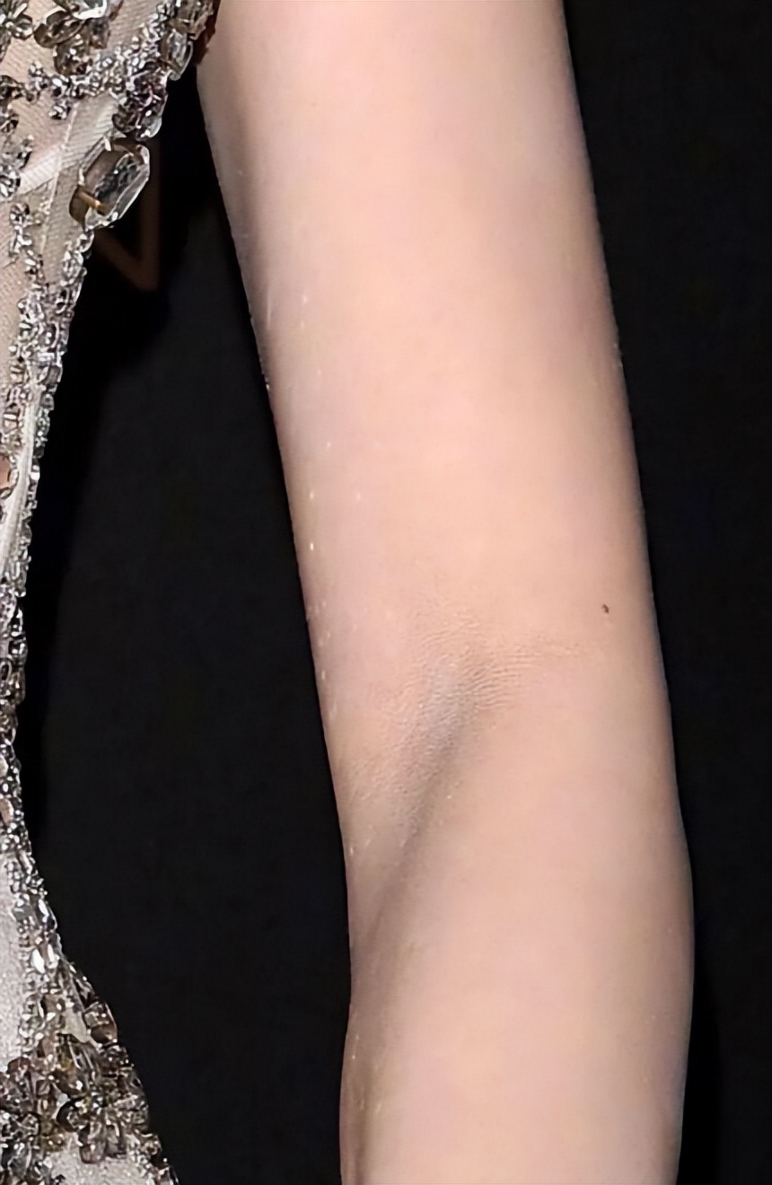 宋轶赵丽颖最新剧照,赵丽颖拍戏毛孔太抢镜