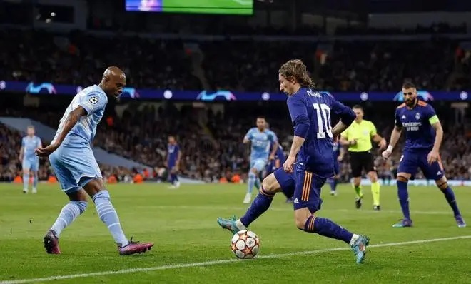 各豪门俱乐部首发阵容,五大联赛豪门首发球员是谁