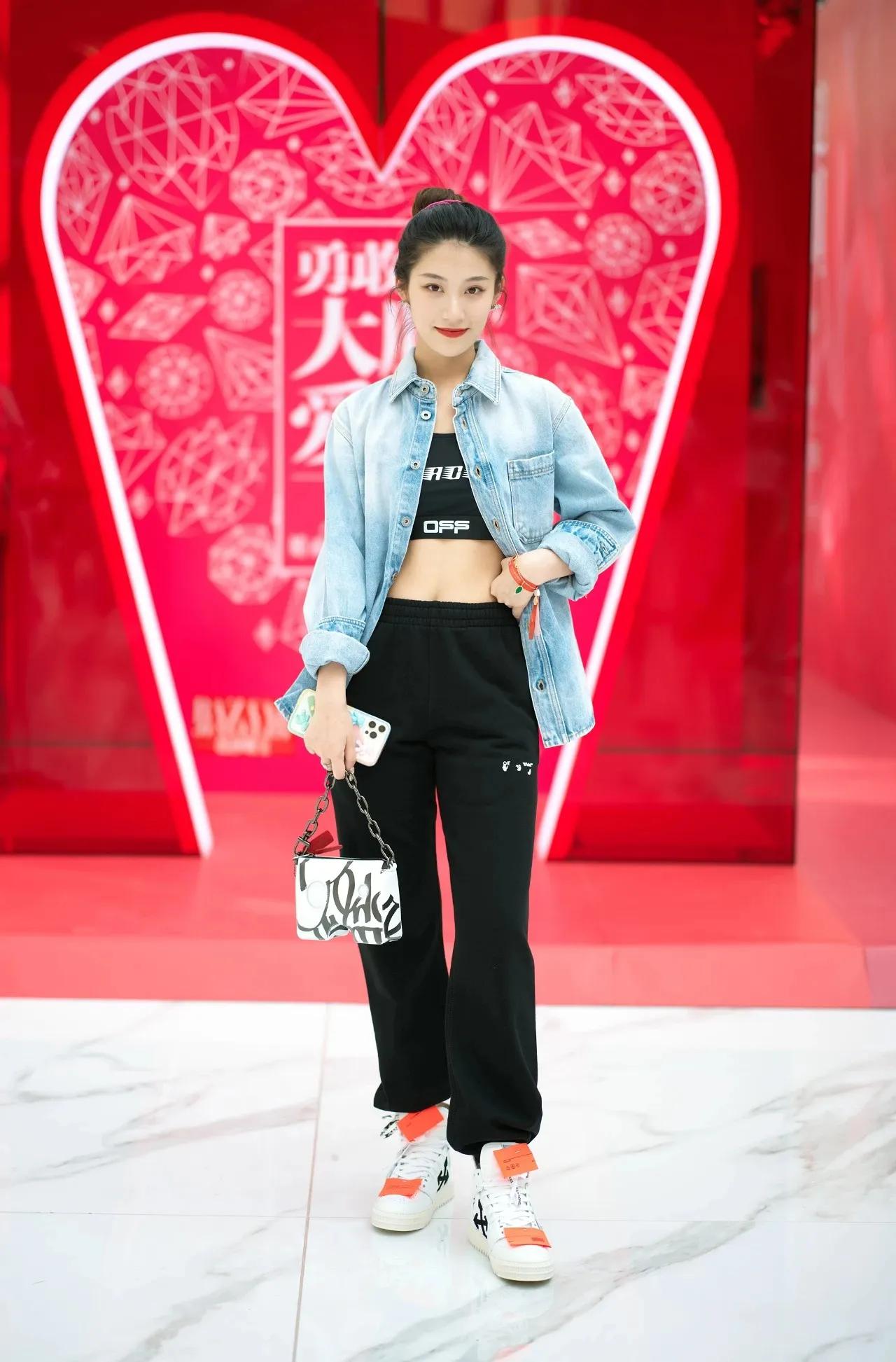 小苏拍的小视频,小苏潮流街拍