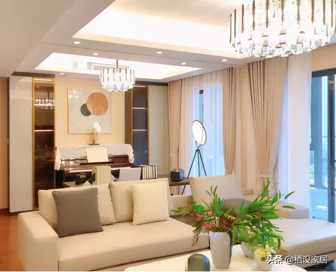 进门就看见钢琴这样摆放合适吗,钢琴和餐桌在一起怎么摆放