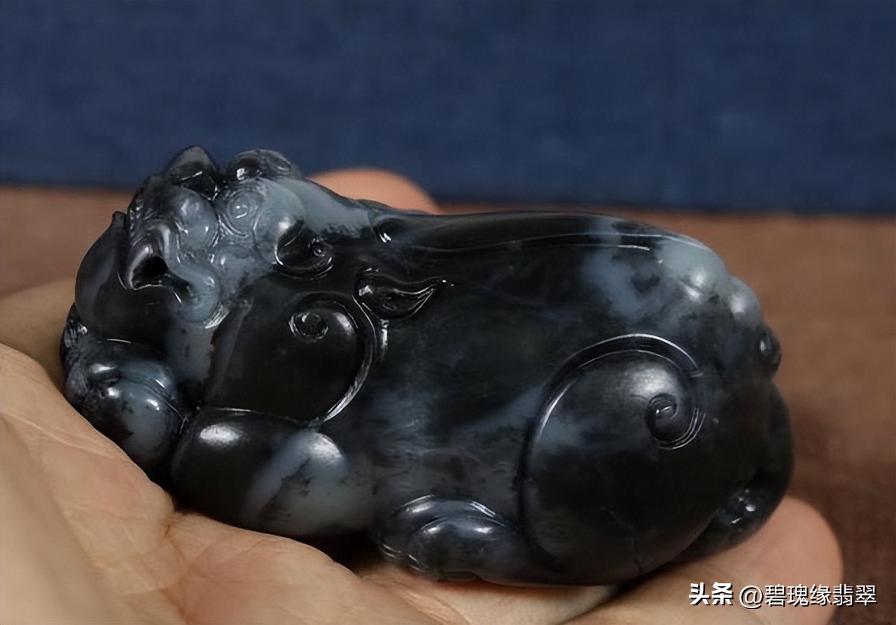 墨翠和墨玉珠子的区别图解,和田玉墨玉和墨翠哪个值钱