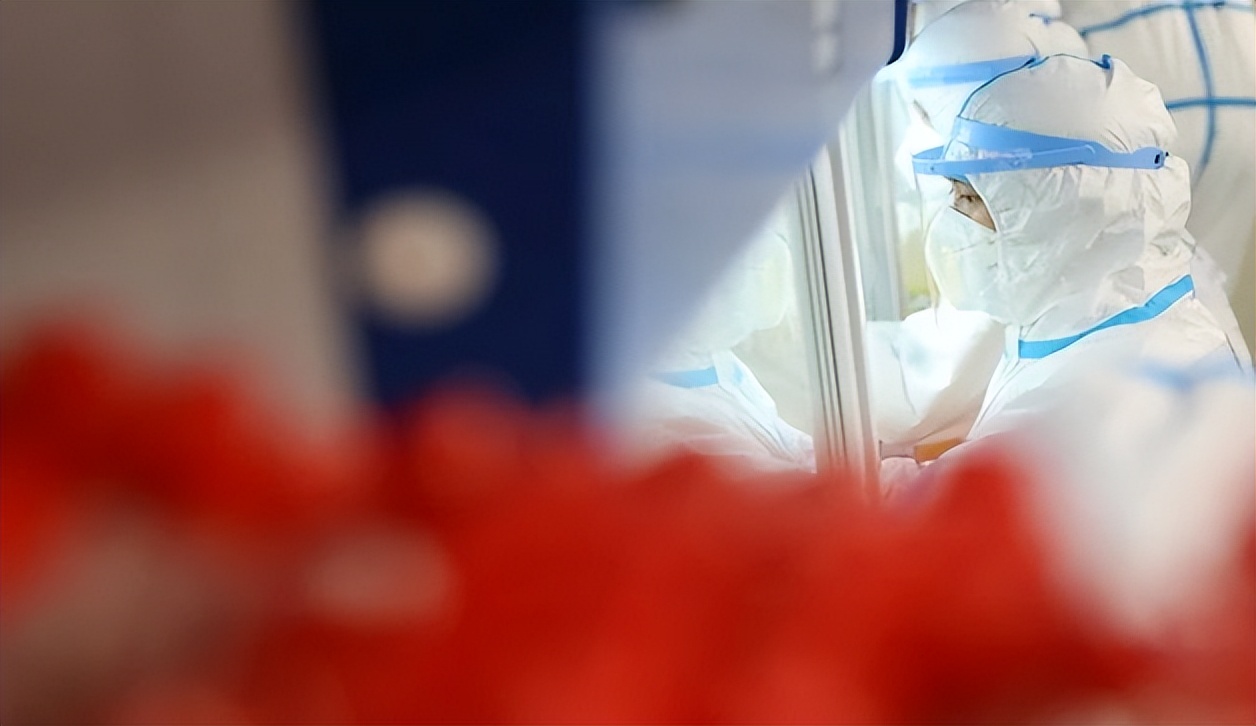 多省连夜“放开”,我们最需要关心的人,被忽视了