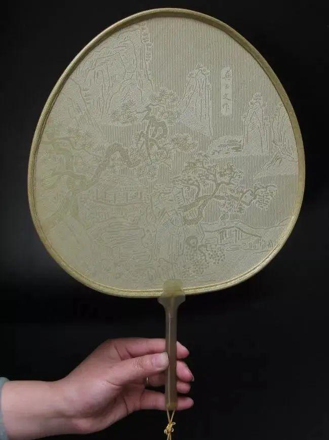 如果你要写自贡，就不要只写自贡