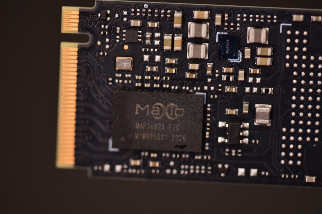 宏碁掠夺者gm7000对比致钛7100,宏碁掠夺者gm7需要什么插口