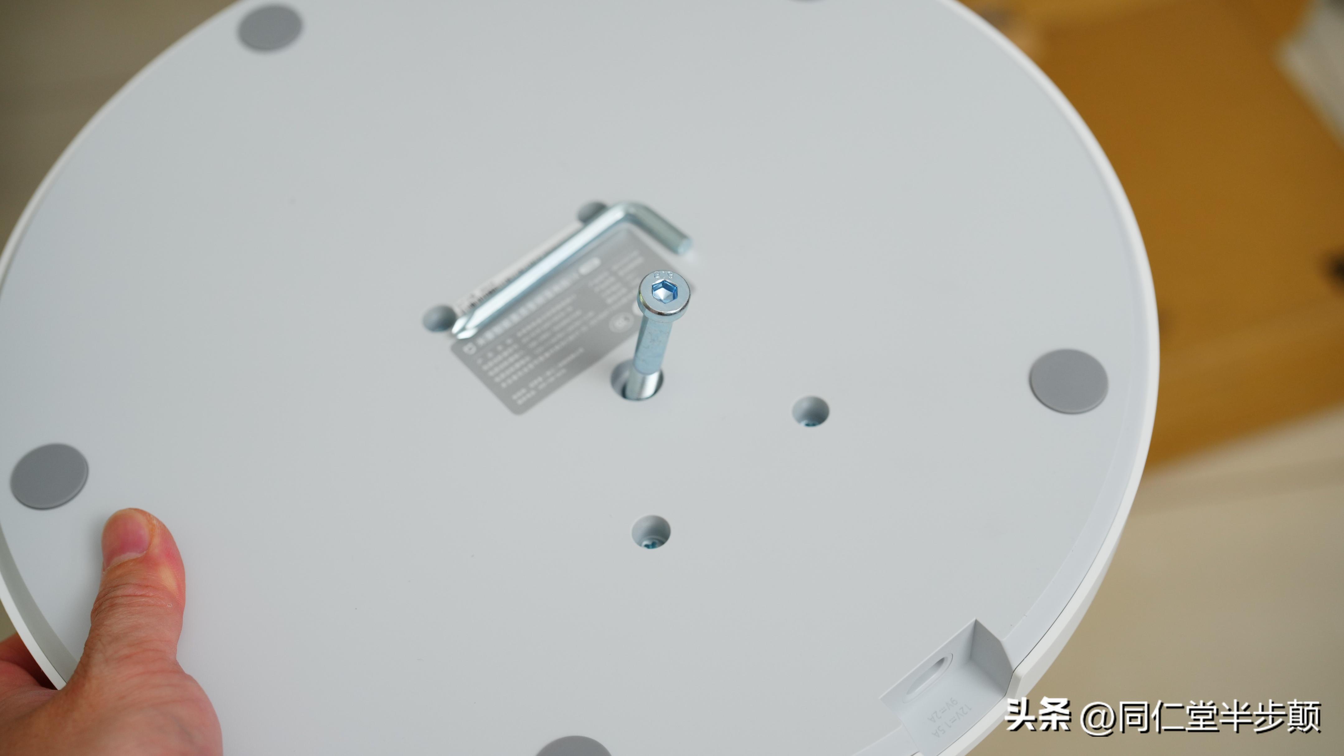 拆解小米立式风冷无线充55w视频,拆解便携户外电源