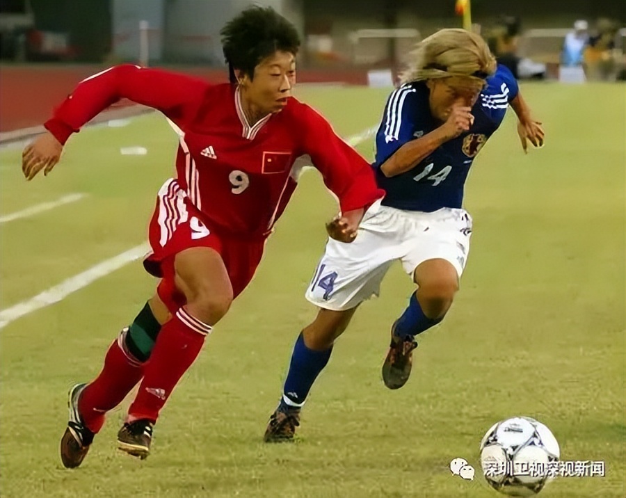 浜氭床濂冲瓙瓒崇悆灏忓,瓒崇悆浜氭床灏忓