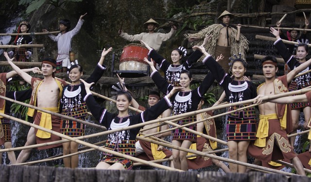 民族特色文化的发展趋势,56个民族里面文化最齐全的有哪些