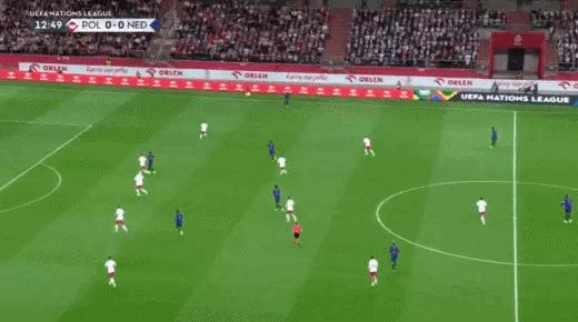 荷兰第一球战术分析,荷兰三叉戟时期的荷兰阵容