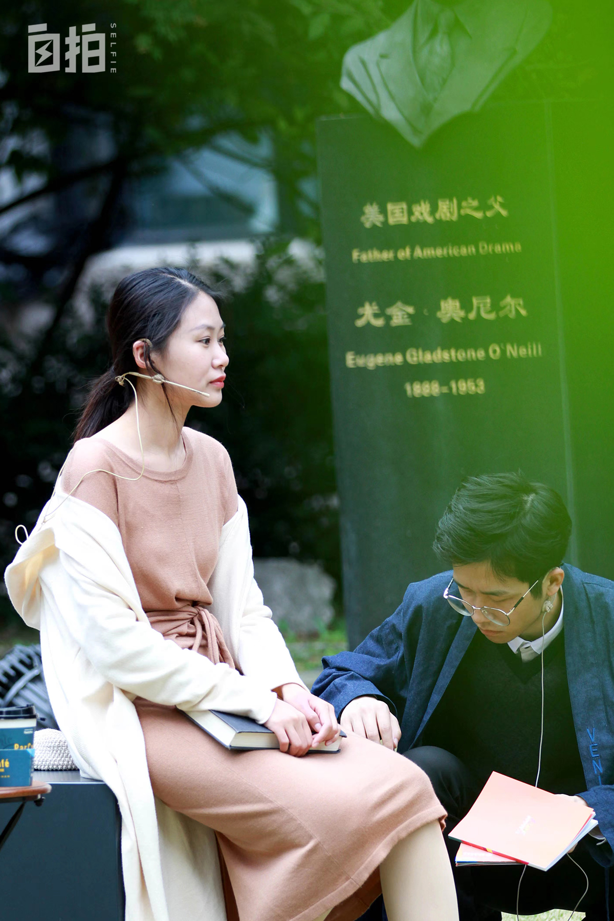 我，美国名校毕业，辞去白领工作，靠当群演养活自己