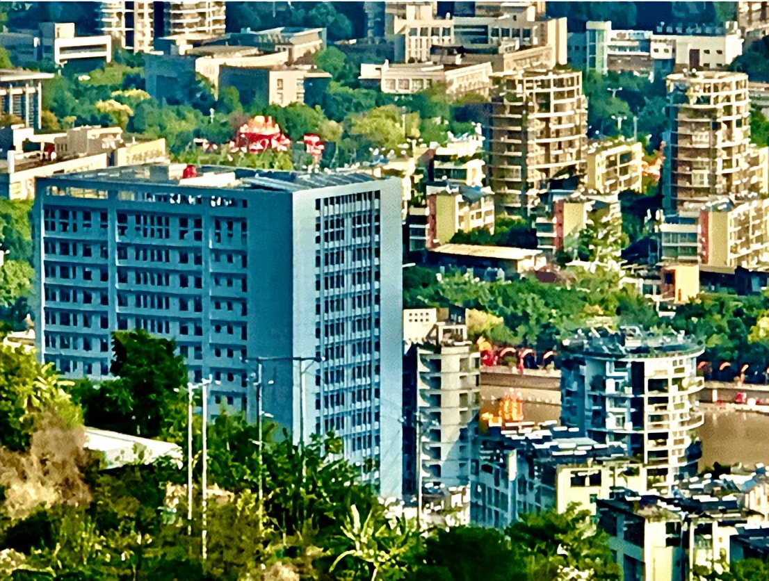 鏁f枃鑸媿,鏁f枃绔欏湪灞遍《閬ユ湜骞冲師
