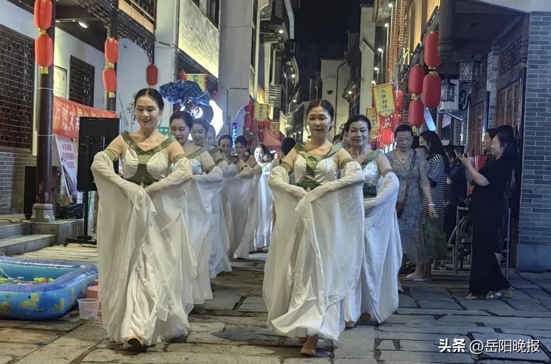 岳阳夜晚有什么好逛的地方,岳阳宵夜环境好的地方