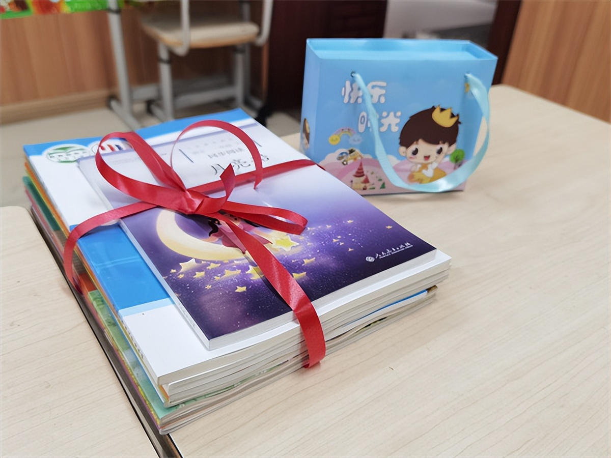 营造学礼、知礼、明礼校风，蓝港外国语学校开学第一课太“讲礼”