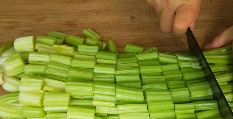 婆婆做的炝拌芹菜,婆婆菜的腌制方法