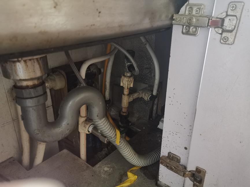 角阀漏水墙壁渗水多久能干,厨房角阀漏水修好楼下还在滴水