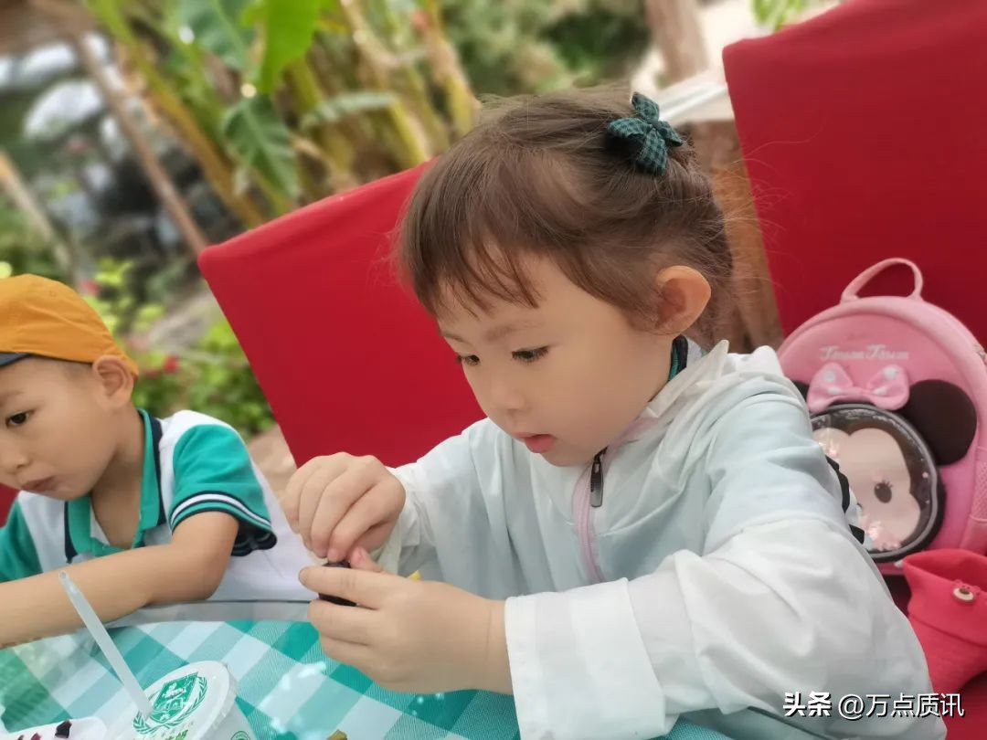 展才艺、练市场、摘葡萄、看电影…幼儿园“六一”主题周精彩回眸