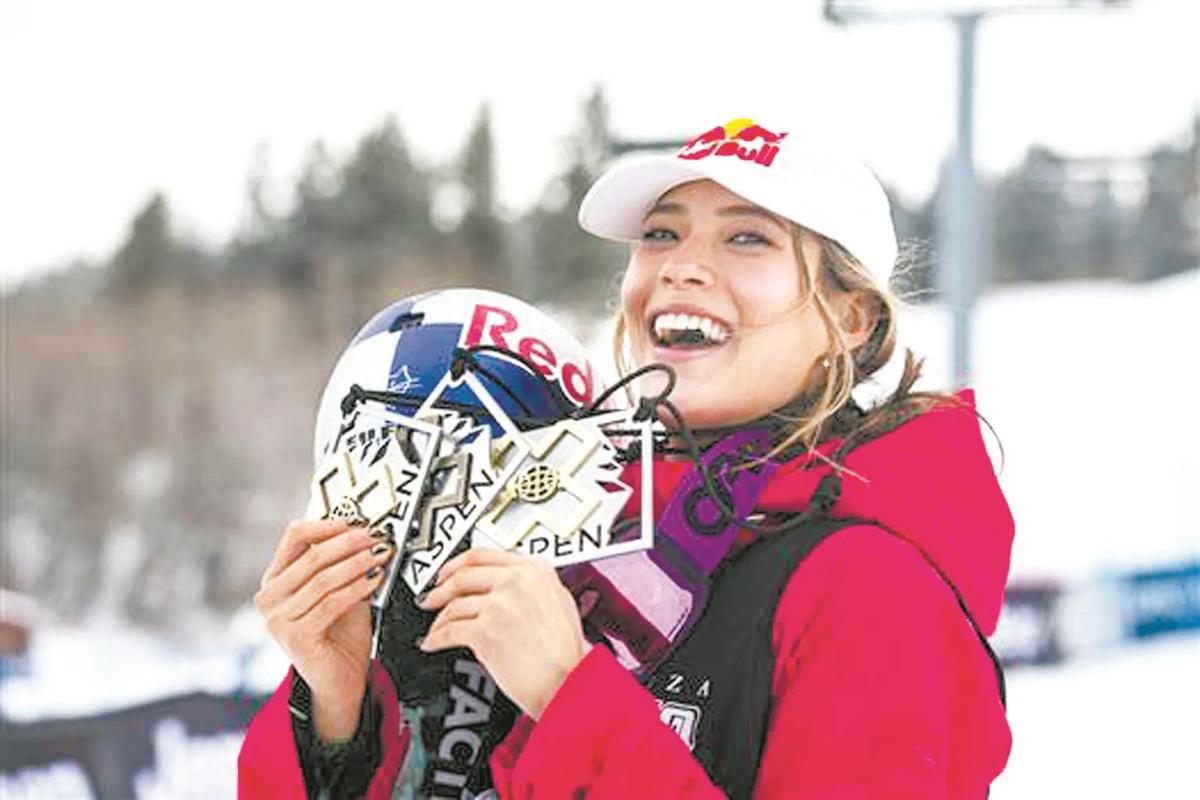 谷爱凌锻炼腹肌躺在背上,谷爱凌早期腹肌训练视频