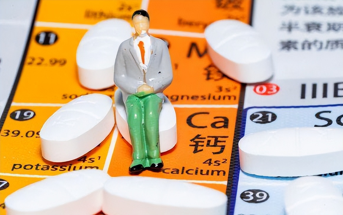 钙片什么时间吃补钙效果最好,什么期间吃补钙的钙片最合适