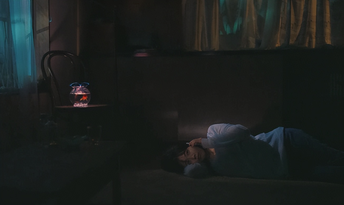 冲上热榜第2，风俗店“头牌”再就业，竟被日本人拍得如此好看