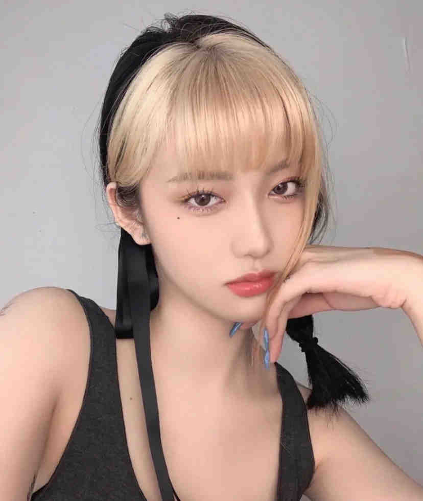 法式刘海漂染蓝色,法式八字刘海染什么色好看