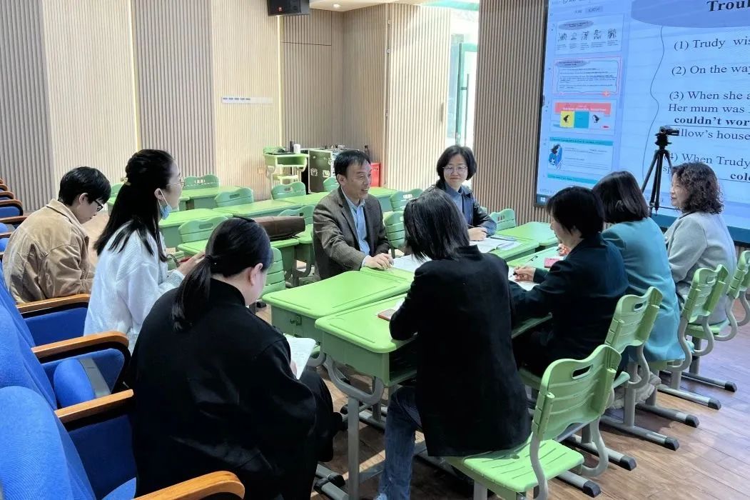 【外语特色】读书充实人生思辨引领未来