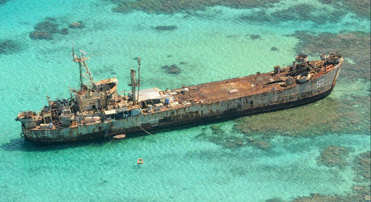 在南海坐滩的菲律宾舰现在咋样了,菲律宾南海最新航母消息