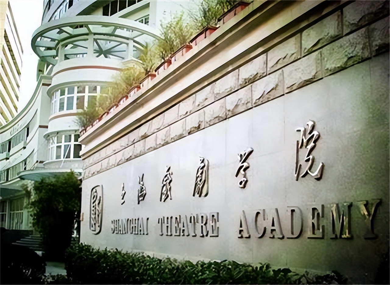 亿万富豪*明徐**：病死狱中8年后，明星妻子田海蓉和女儿过得怎样？