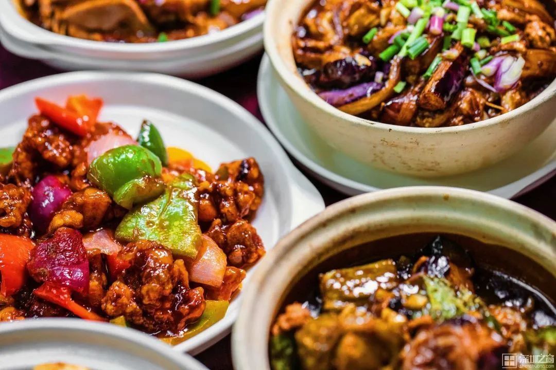 80年代的职工食堂,40年前的职工食堂