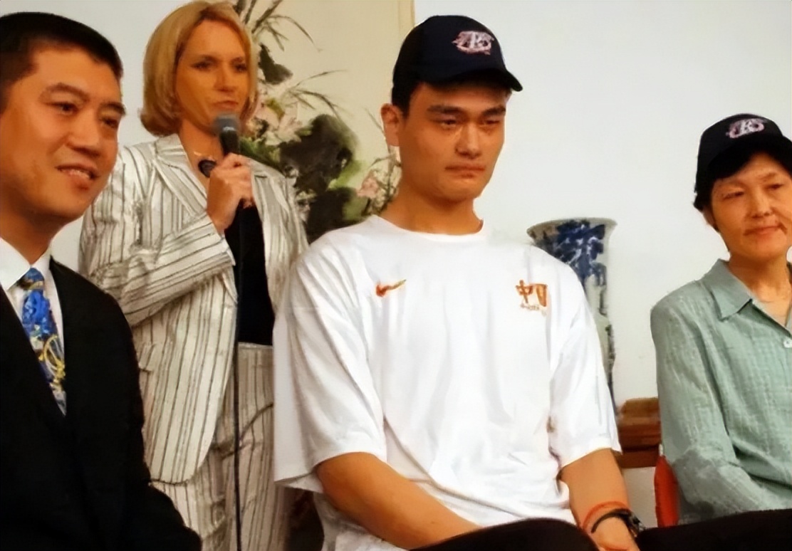 往事回顾王治郅,2008年男篮王治郅为什么被换