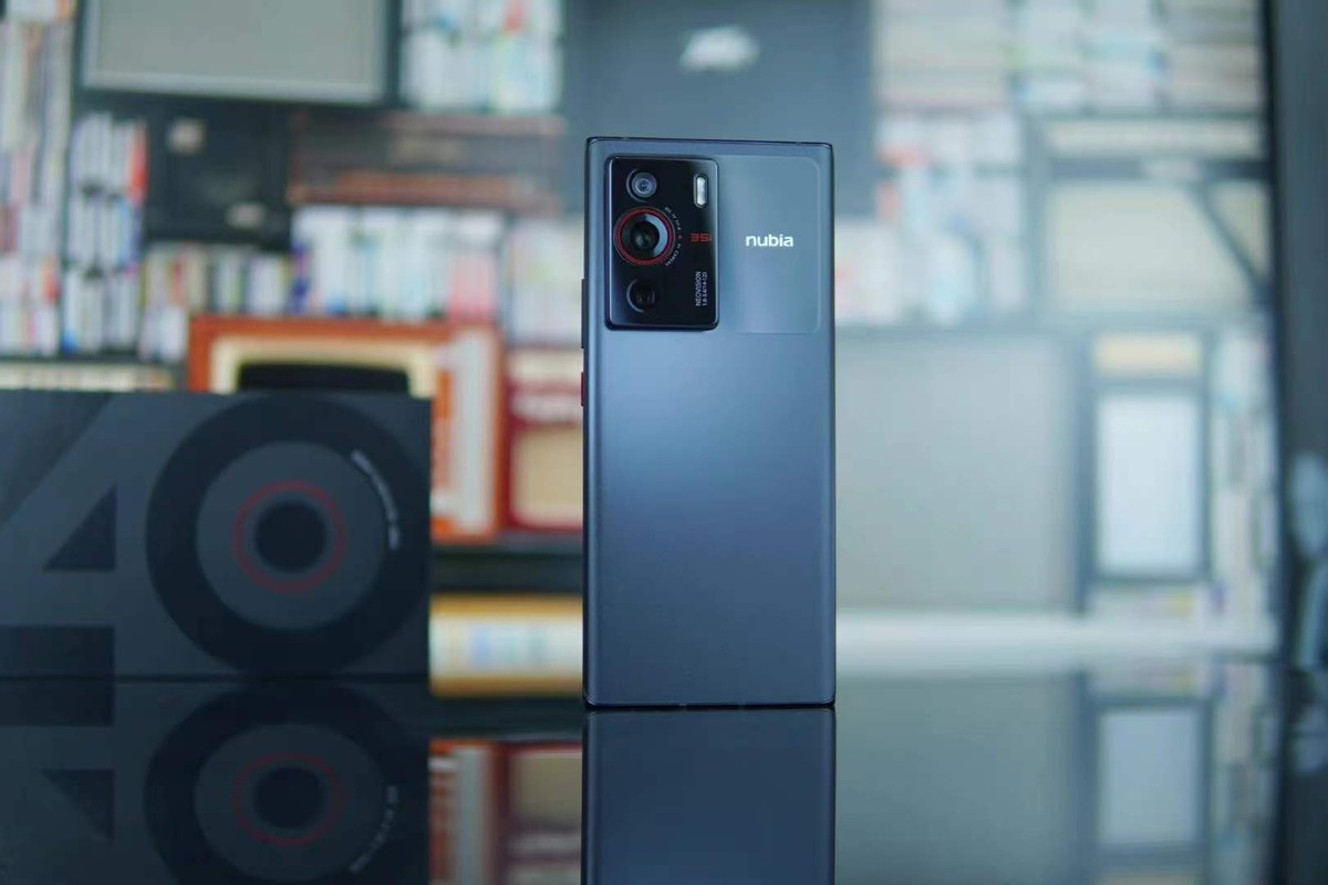 12+256GB旗舰仅3999元，骁龙8Gen1+80W+5000毫安，同价位天花板