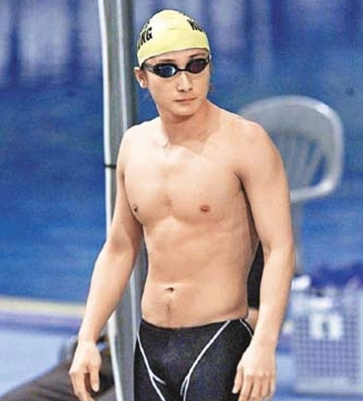 人比人气死人！这8位明星不但名气大，还个个“身怀绝技”