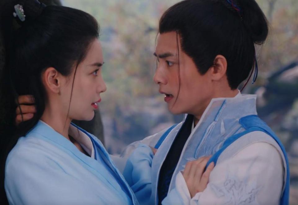 离开黄晓明后,杨颖拍戏被男演员舌吻,怎么沦落到这般地步?