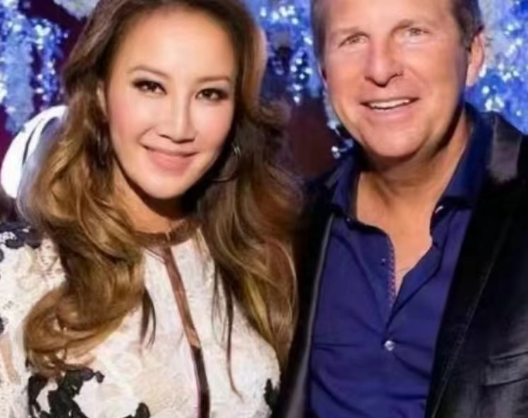 歌后李玟自杀，天生腿疾、丈夫出轨，脑死亡后母亲仍不放弃救治