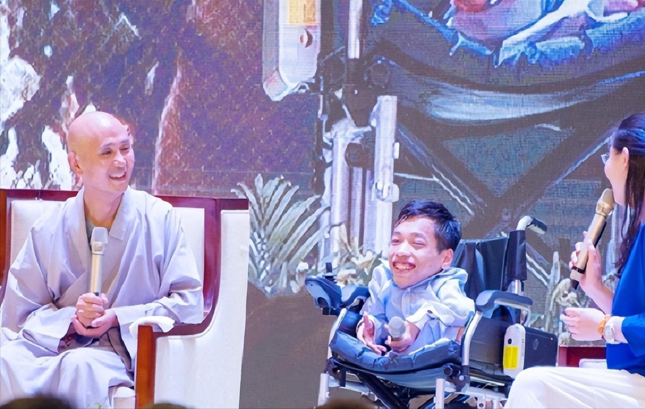 他身高不到1米，却能和1米7美娇妻生孩子，孩子到底是他的吗？