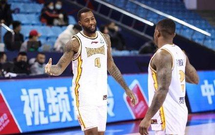 超级外援狂轰36分6板一战成名,cba14分钟狂轰22分三双