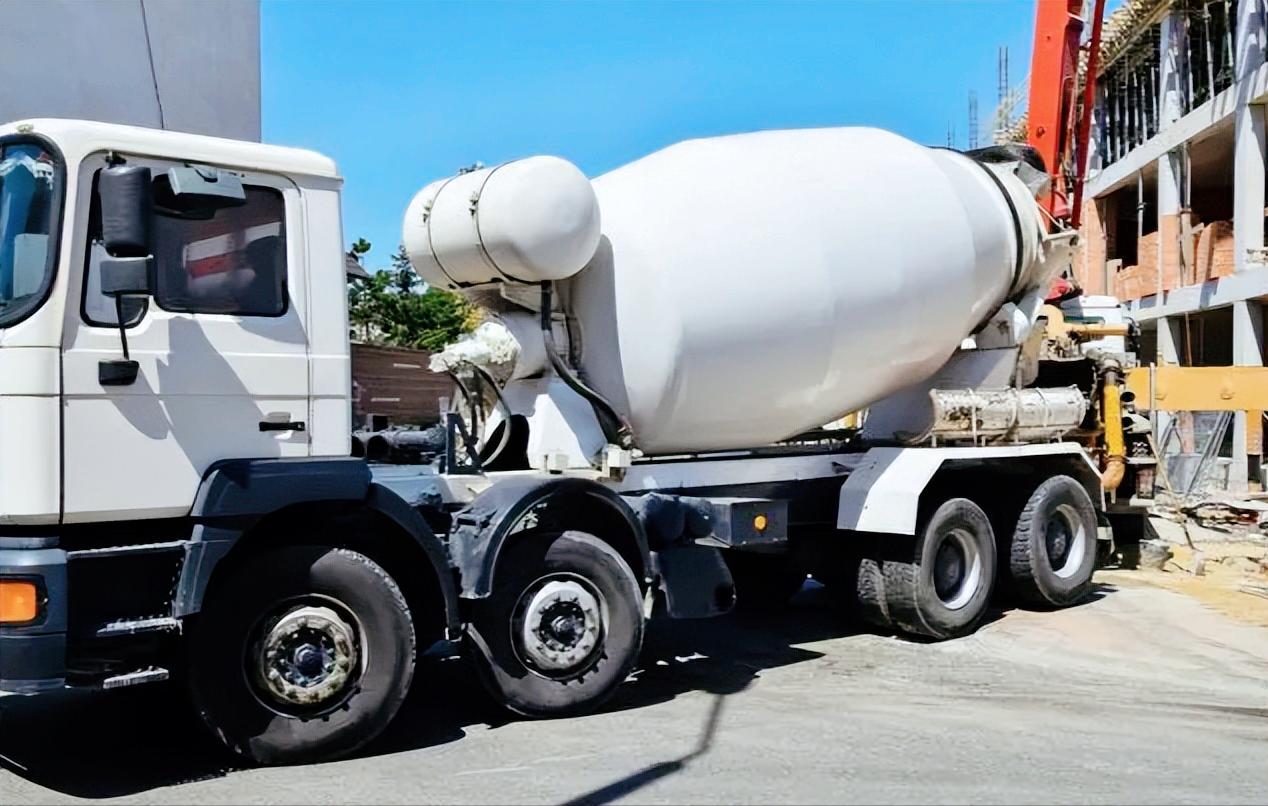 建筑工人为何在水泥中加白糖,建筑工人如何使用沙子和水泥