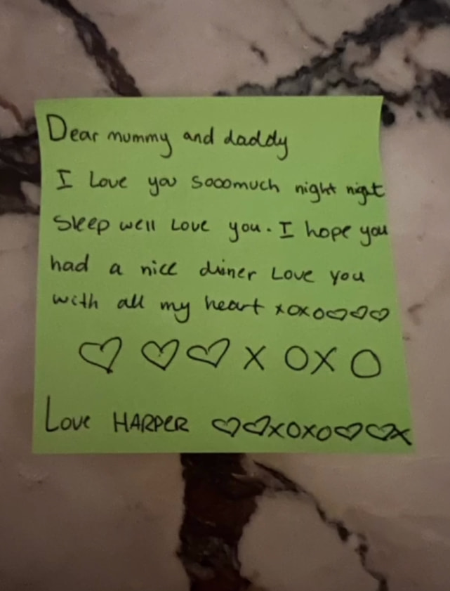 贝克汉姆小七5岁照片,贝克汉姆回应和女儿小七亲吻风波