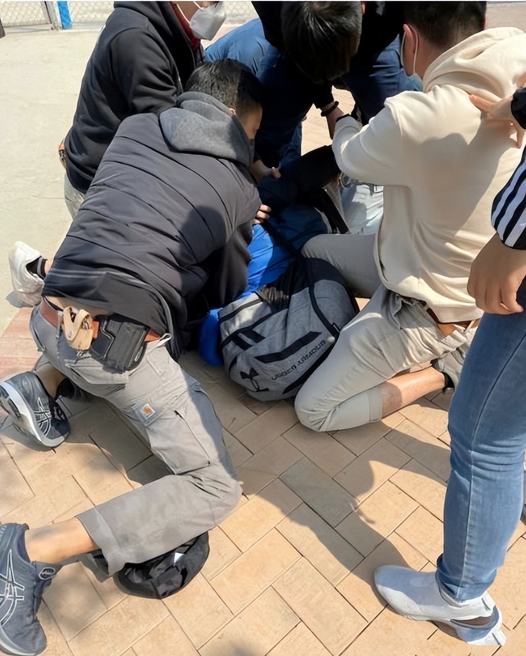 蔡天凤妈妈正面照曝光,蔡天凤与明星合照