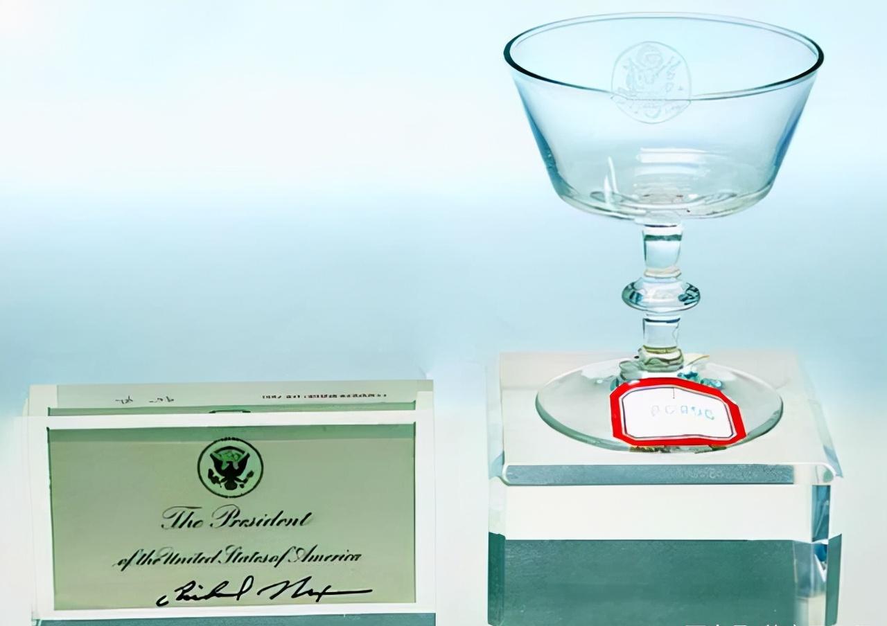 尼克松访华送给中国什么树,尼克松送给中国的礼物