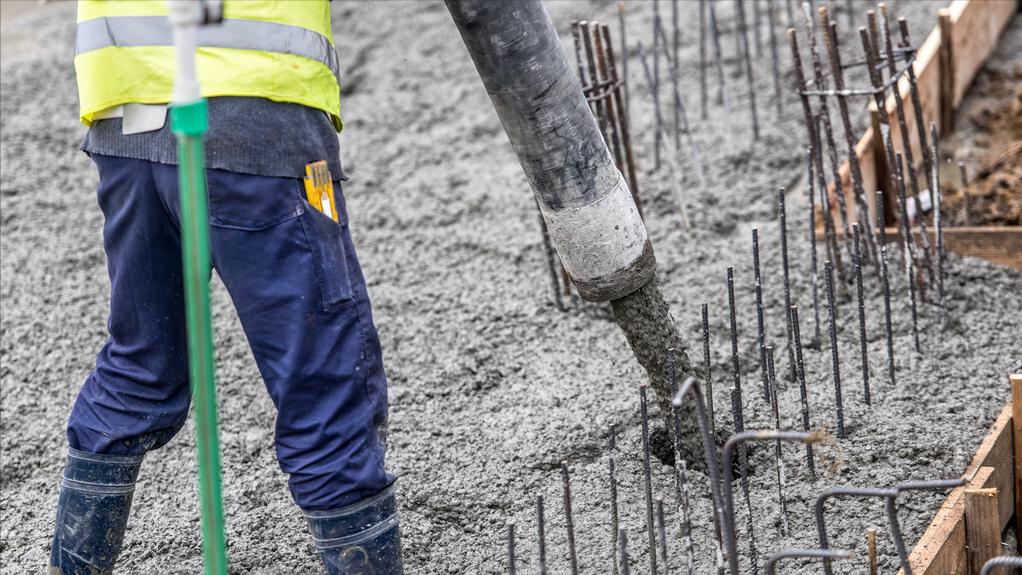 上海中心大厦能抵挡多少吨撞击,632米上海中心大厦有多少层