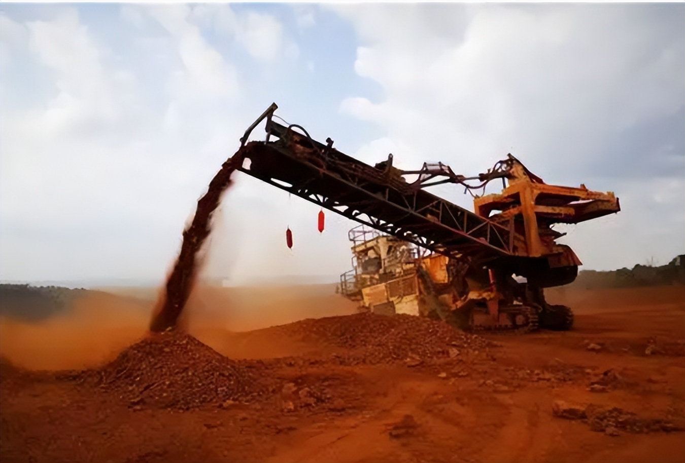 硬度低，耐高温，高延展，终于知道铝土矿为什么会用途如此广泛了