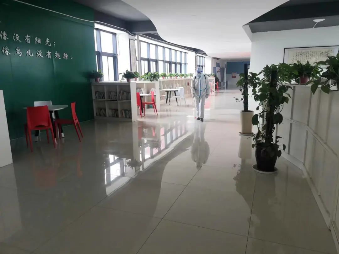 落实防疫政策全力开学护航-郑州市第八十八中学在行动