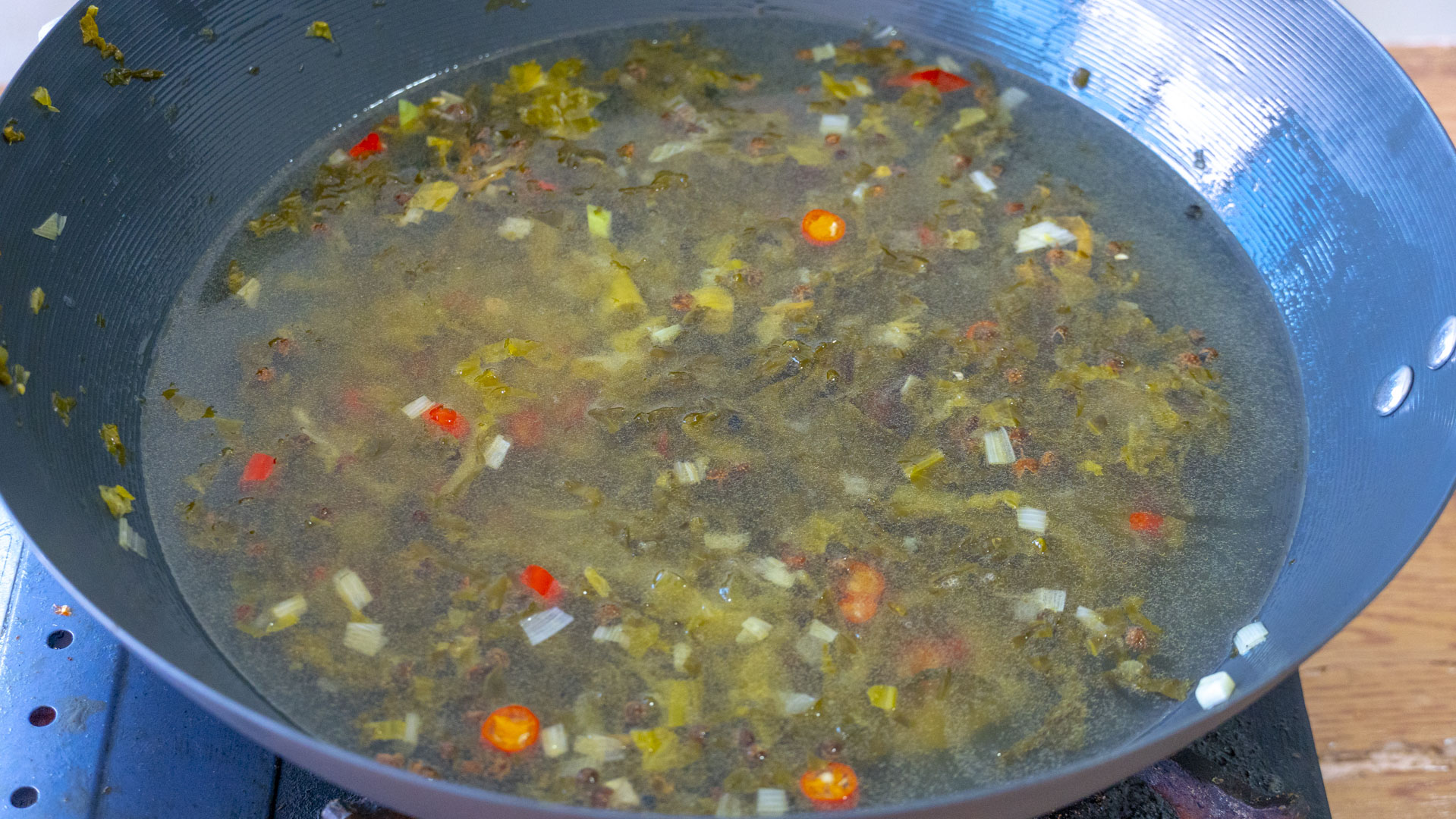 酸菜好吃不发臭的做法,酸菜鲜做的酸菜怎样吃才能更安全