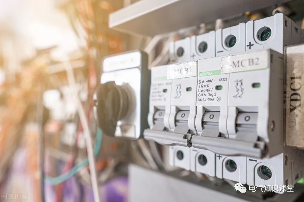 电流互感器的主要参数有,电流互感器的精度与什么有关