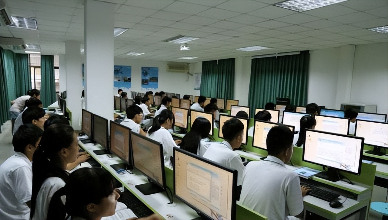 工科就业前景薪资高的是哪个专业,就业率最高的十大工科类专业排名