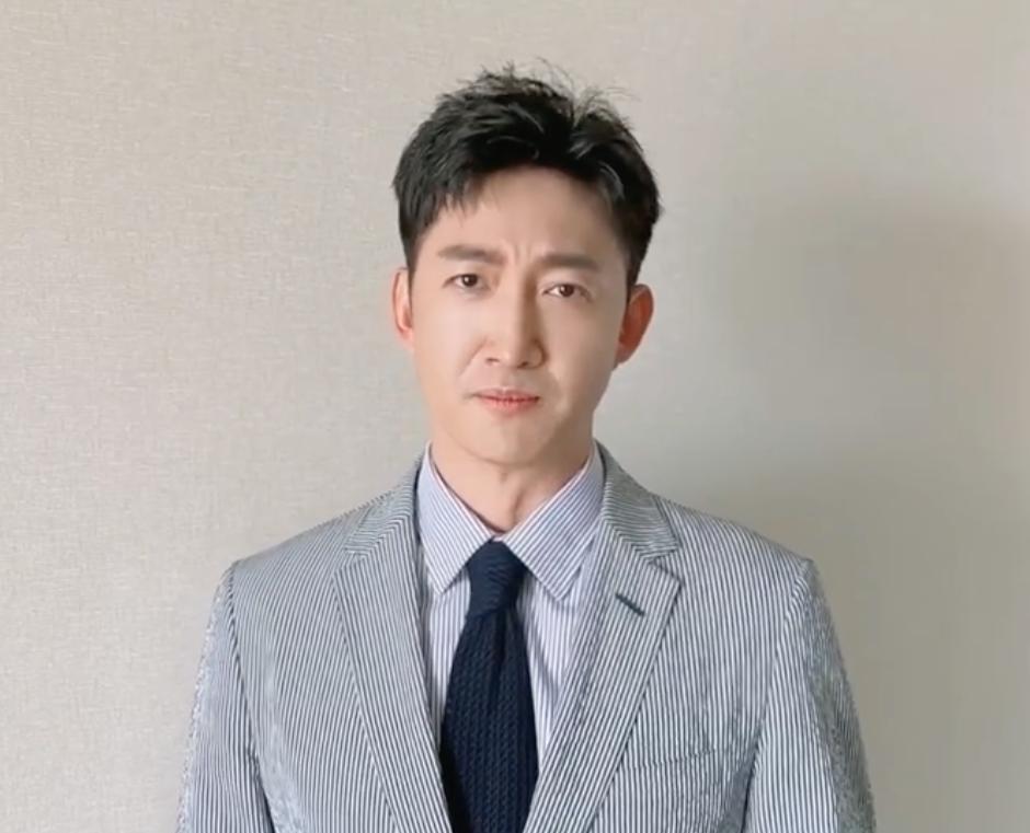 明星嘴唇薄怎么改善的,明星嘴唇变薄对比