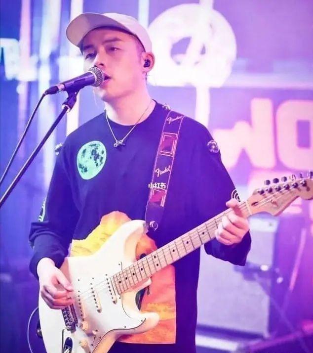 男不坏女不爱dj歌曲,男不坏女不爱音乐