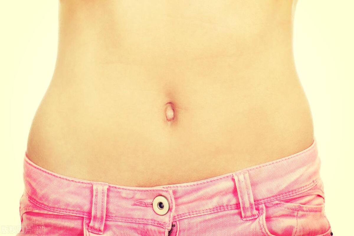 肚脐里边的脏东西抠出来会怎么样,肚脐抠出来一条脏东西