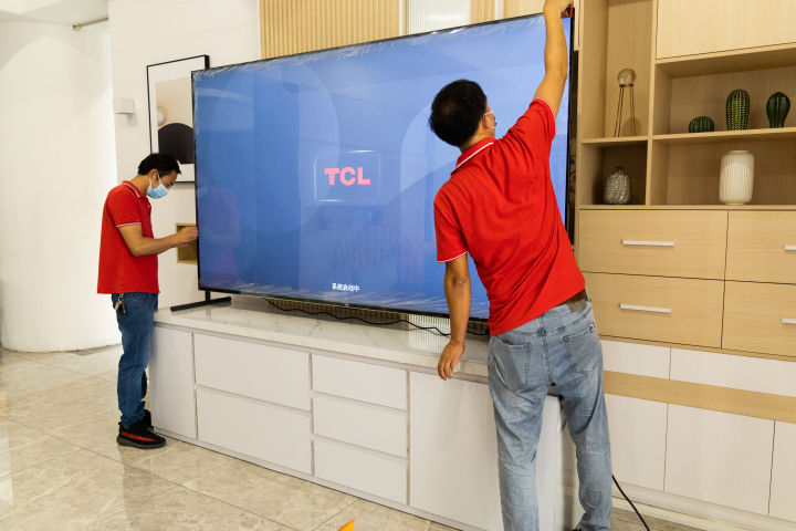 98英寸超大屏电视真的太爽了,有必要花3-4万买个98寸电视吗